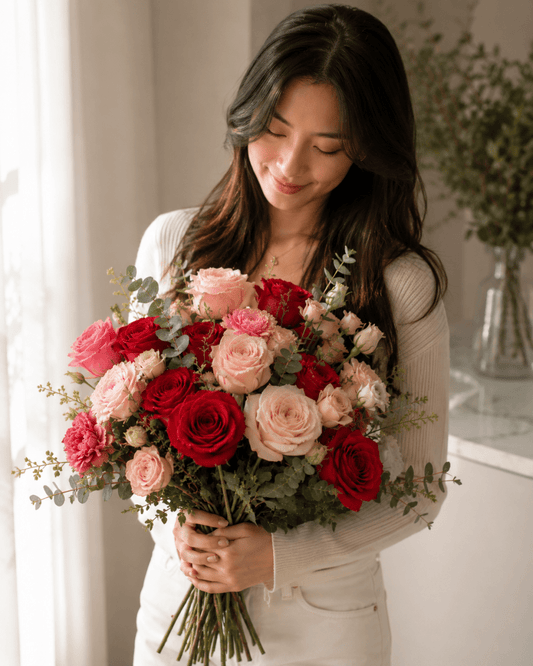 The Meaning of Red Roses and When to Send Them